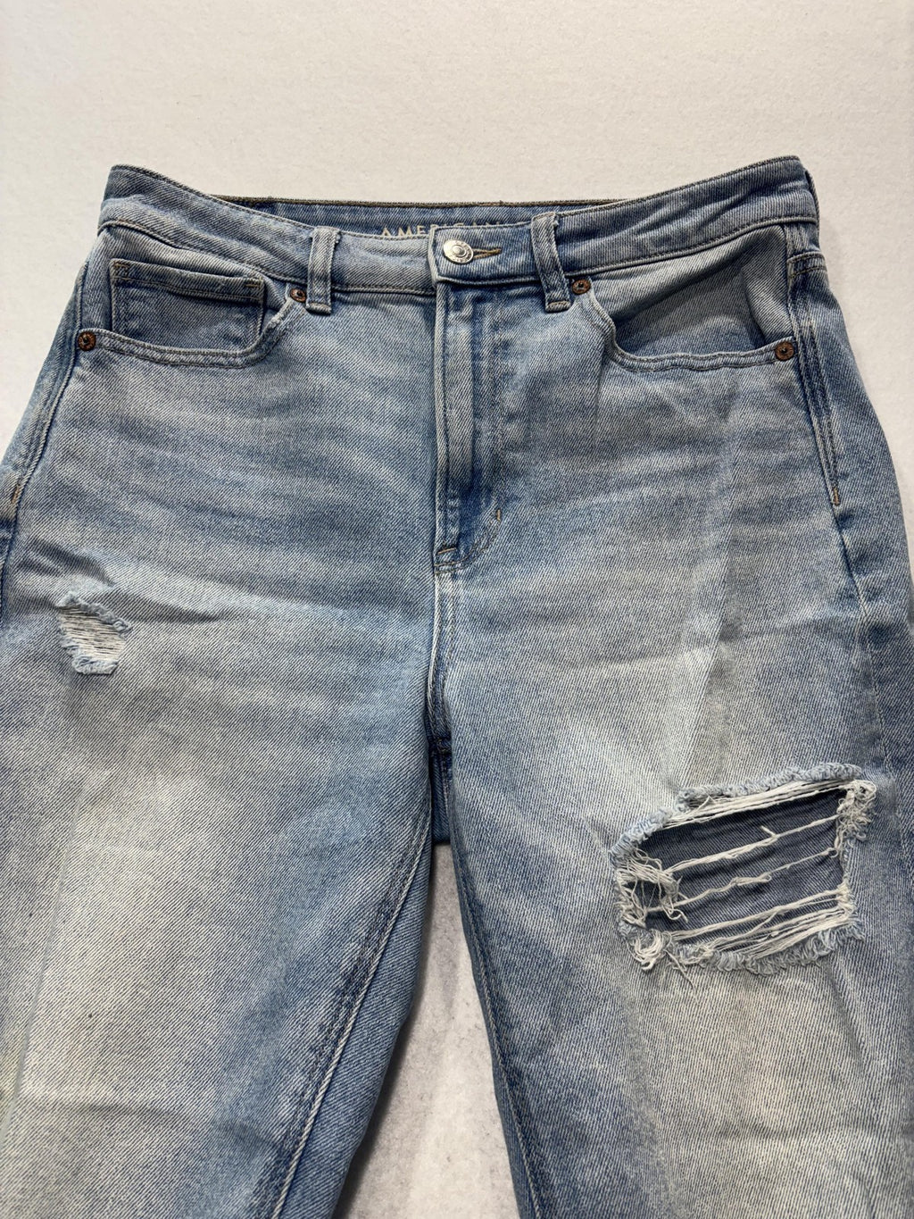 American Eagle Mom Straight Jeans Womens 6 Blue High Rise Distressed 28x28