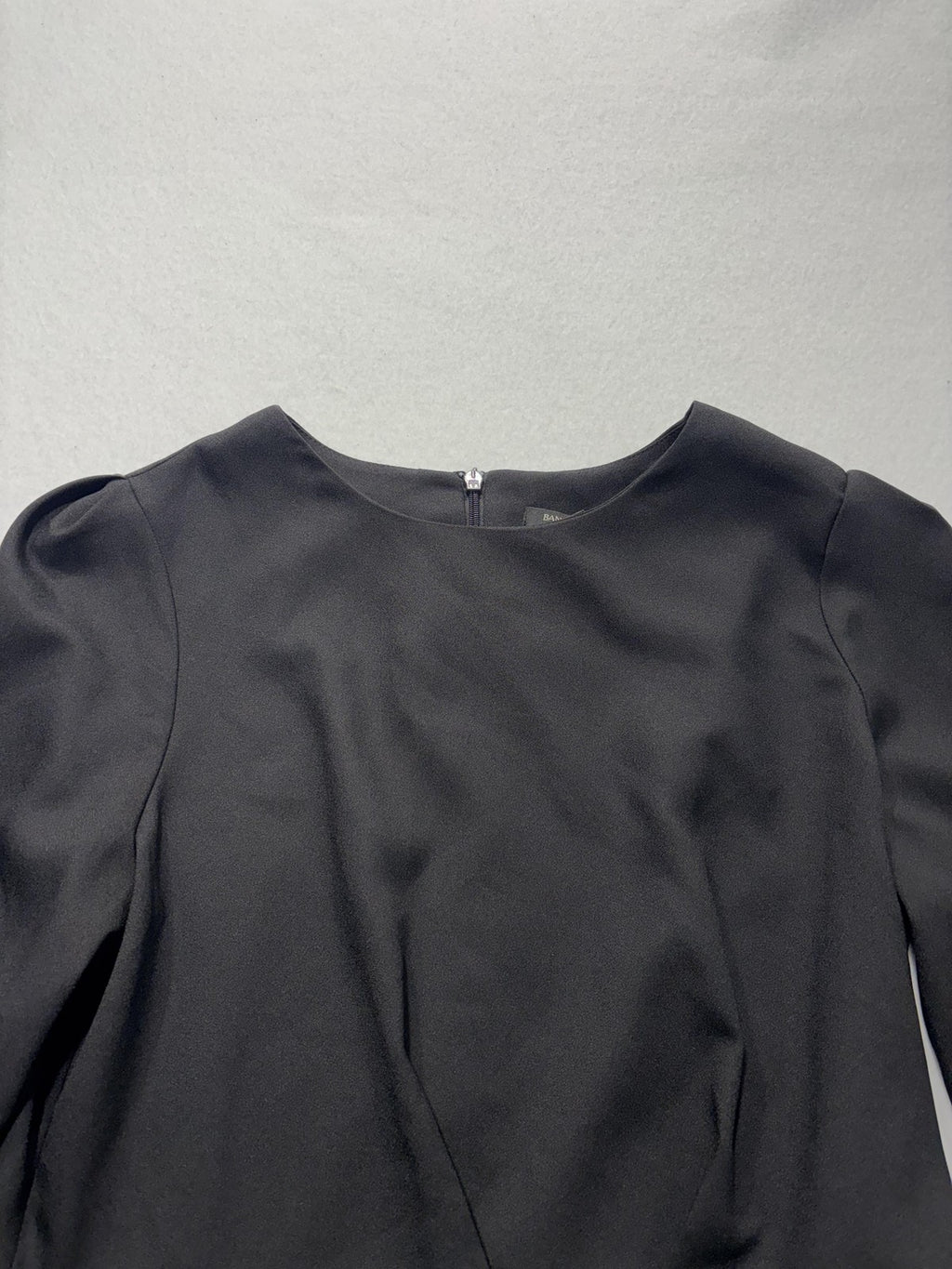 Banana Republic Top Womens 6 Black Long Sleeve Crew Neck Blouse Office City