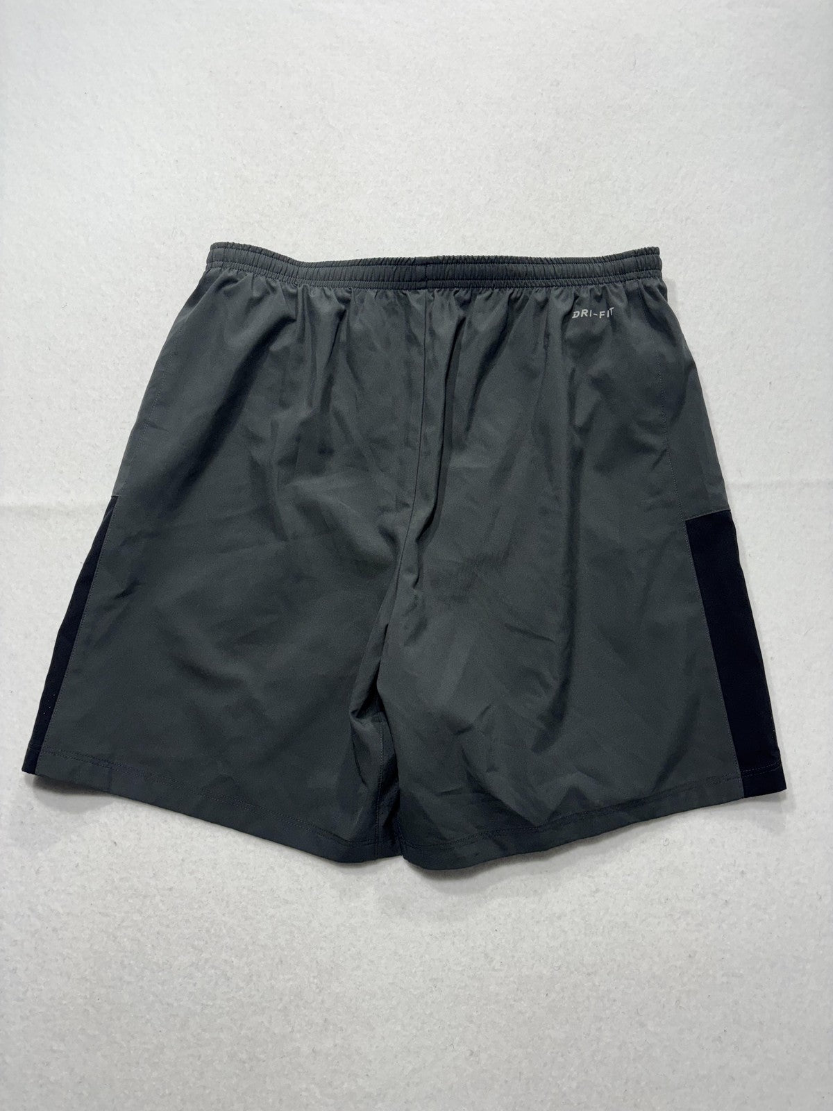 Nike Shorts Mens Large Gray Dri-FIT 7" Inseam Running Quick Dry Lightweight