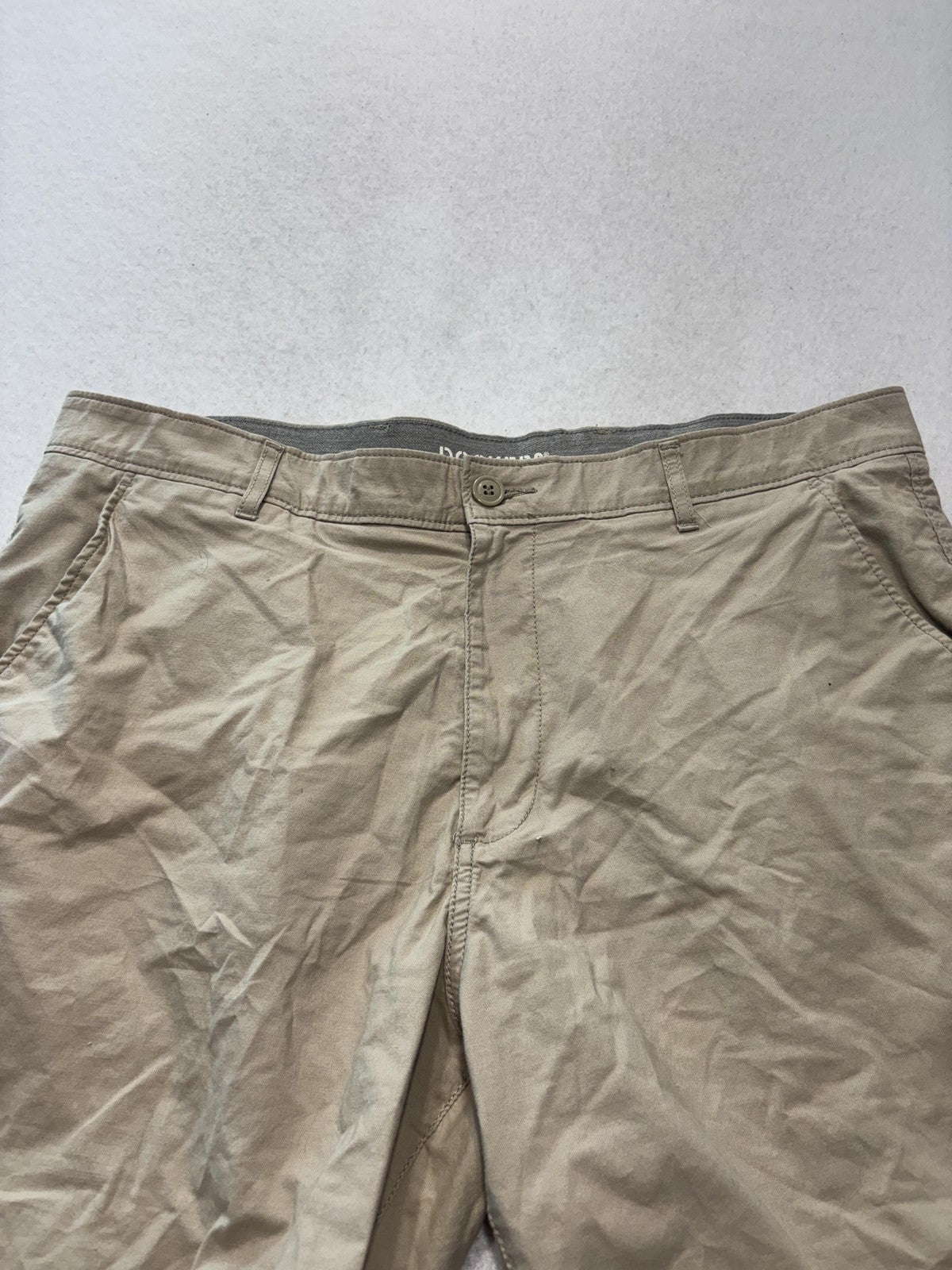 Dockers Chino Shorts Mens 38 Beige 8" Inseam Flex Comfort Stretch S96711