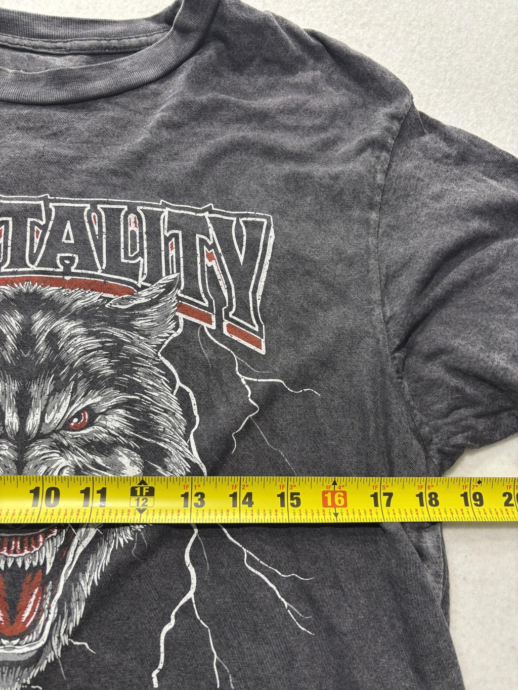 Mentality Shirt Mens Medium Gray Wolf Lightning Graphic Tee Motivational Quote