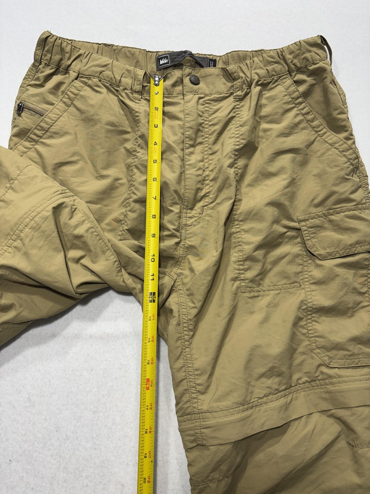REI Convertible Cargo Pants Mens Medium Beige Nylon Elastic Waist UPF 50 Hiking