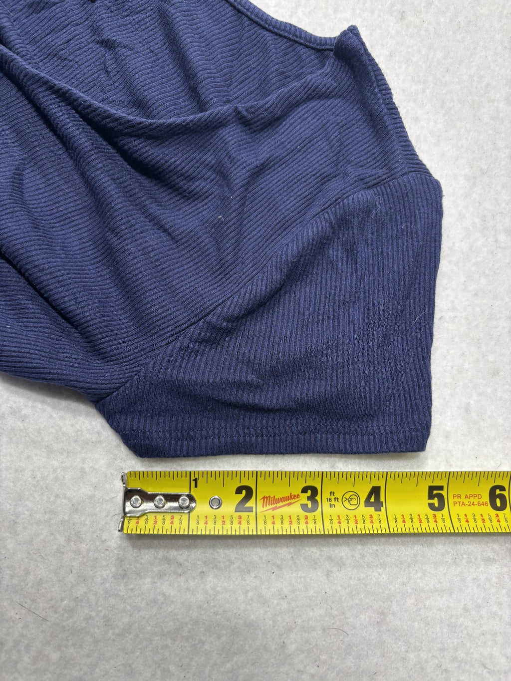 Derek Heart Shirt Womens Medium Blue V Neck Ribbed Cropped Tee Casual Stretch