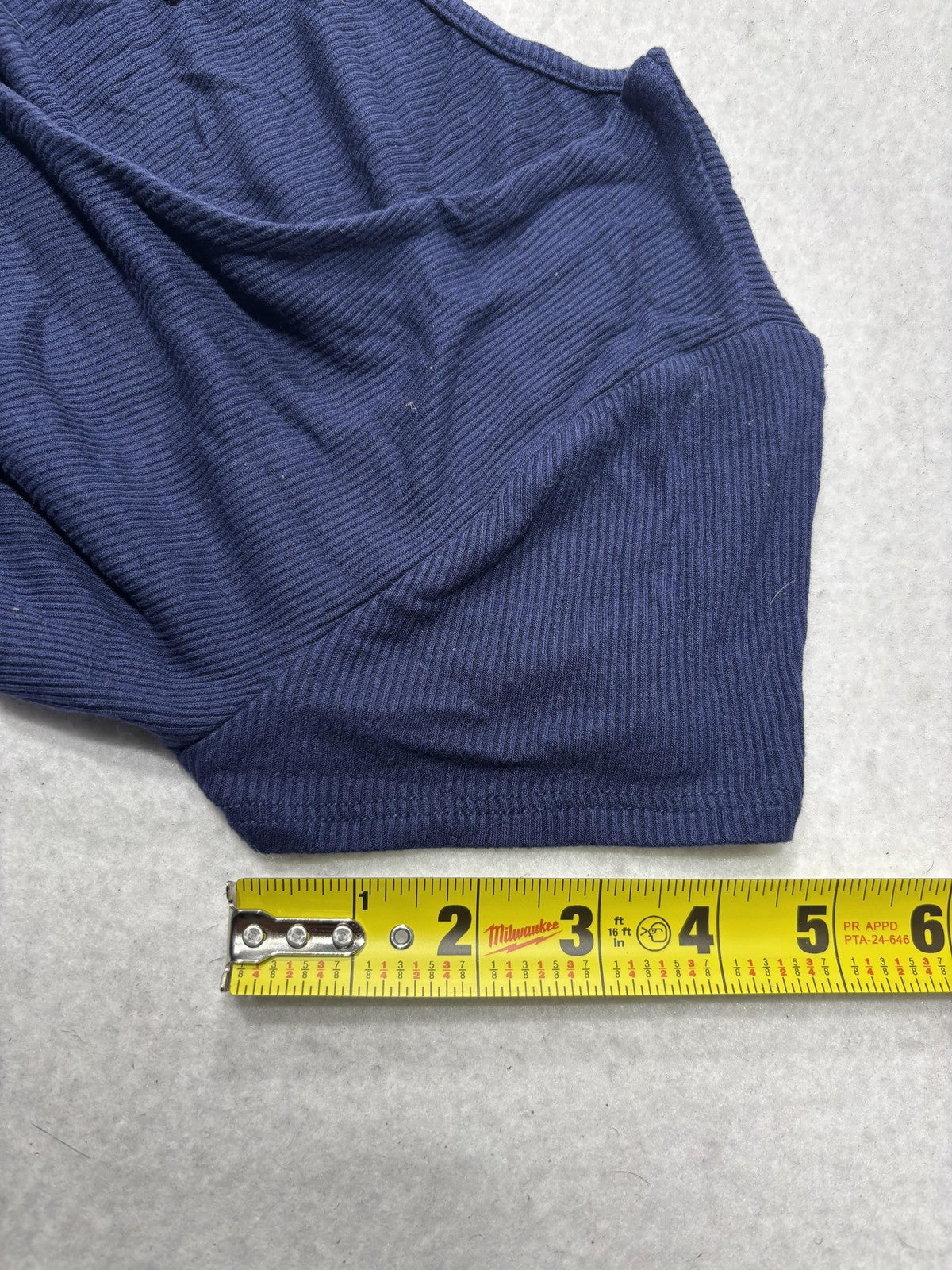 Derek Heart Shirt Womens Medium Blue V Neck Ribbed Cropped Tee Casual Stretch
