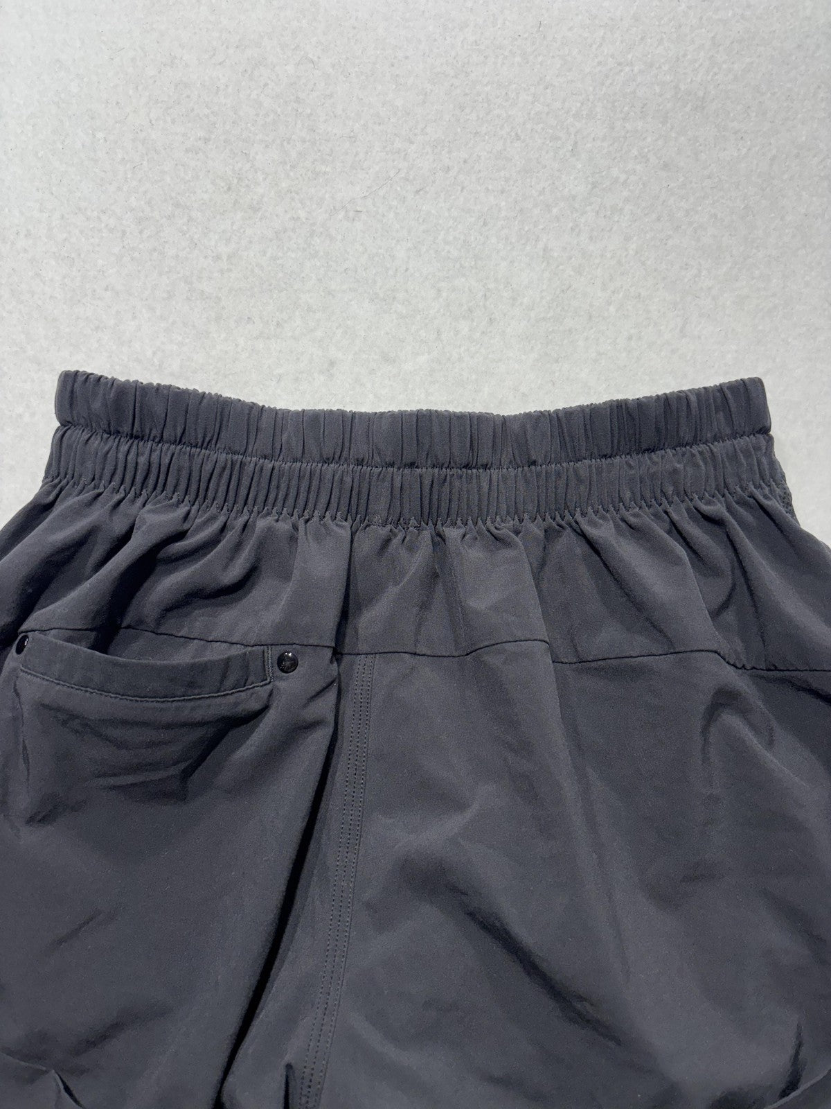 Lululemon Shorts Womens 4 Black 4" Inseam Drawstring Cuffed Athletic Casual