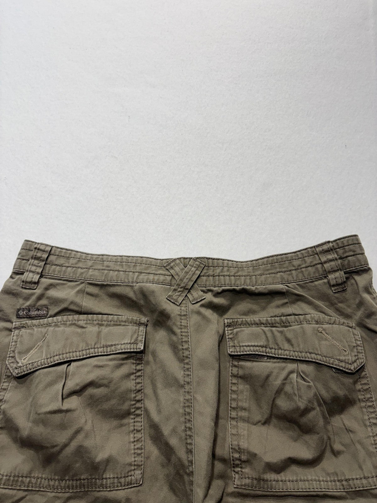 Columbia Cargo Shorts Mens 30 Green Canvas Relaxed Fit Zip Pocket Hiking Outdoor