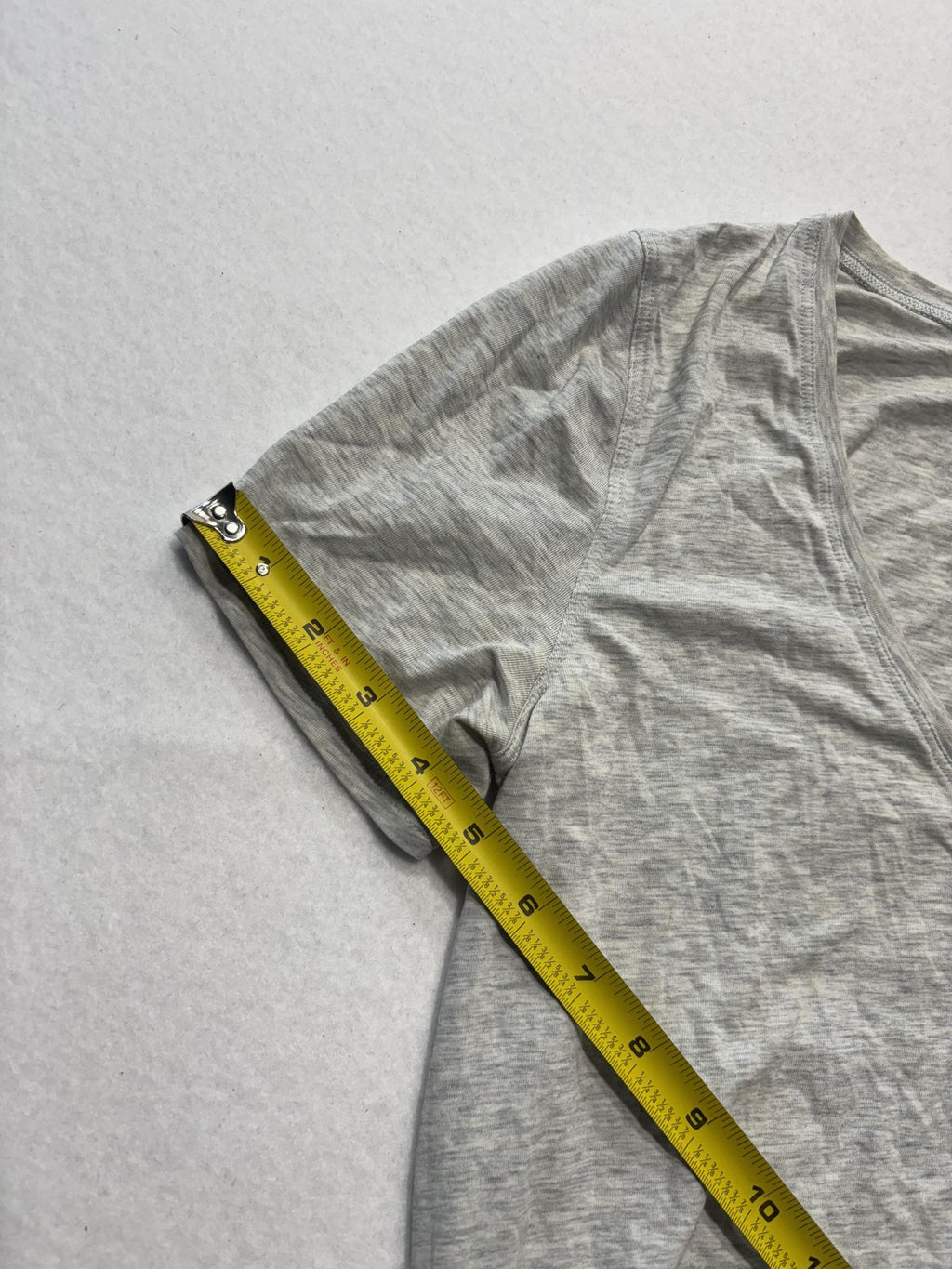 Lululemon Athletica Shirt Womens 4 Gray V Neck Tie Front Cropped Tee Casual