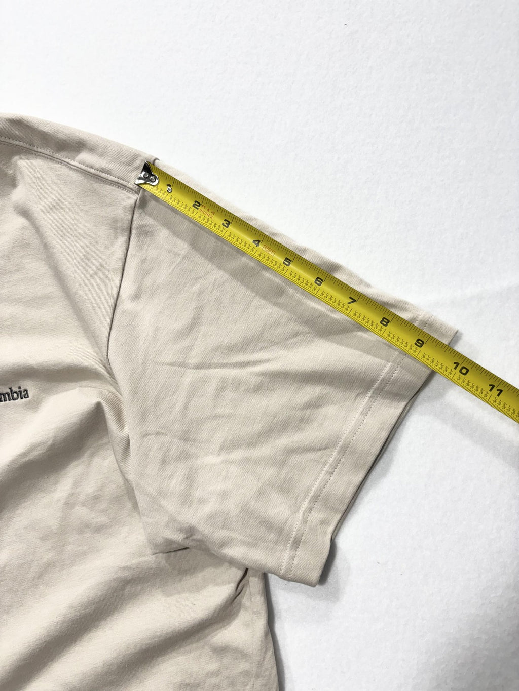 Columbia Shirt Mens Large Beige Short Sleeve Henley Logo T-Shirt Casual