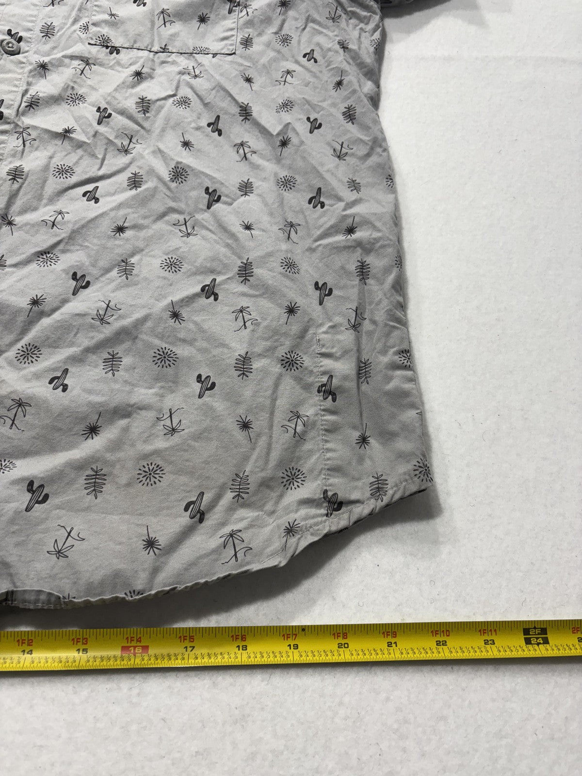 Columbia Shirt Mens Large Gray Desert Print Short Sleeve Button Up Cotton Casual