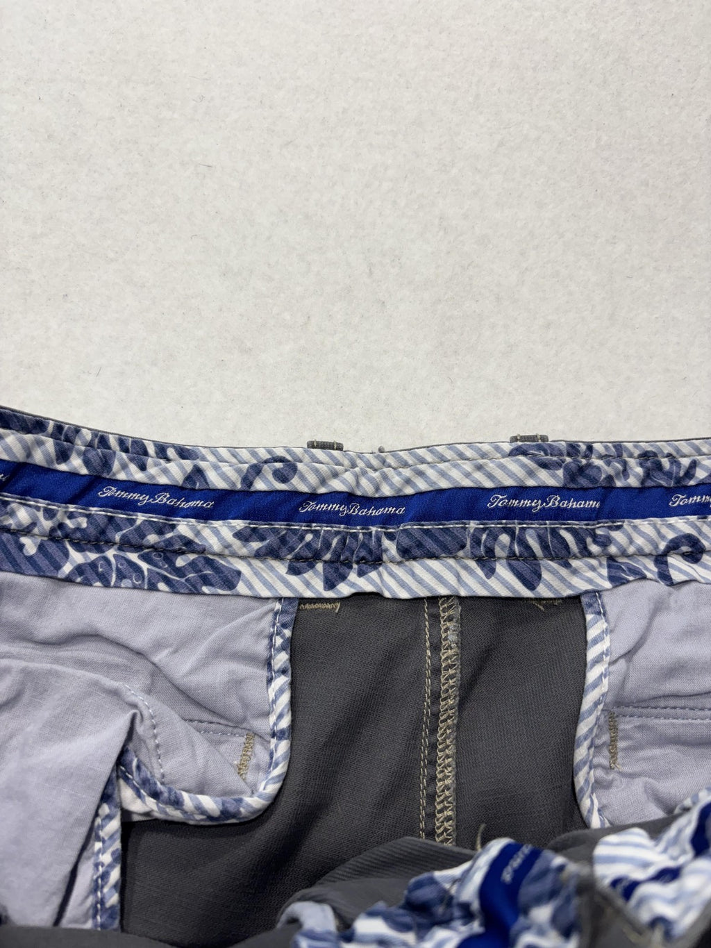 Tommy Bahama Chino Shorts Mens 36 Gray 10" Inseam Flat Front Canvas Casual