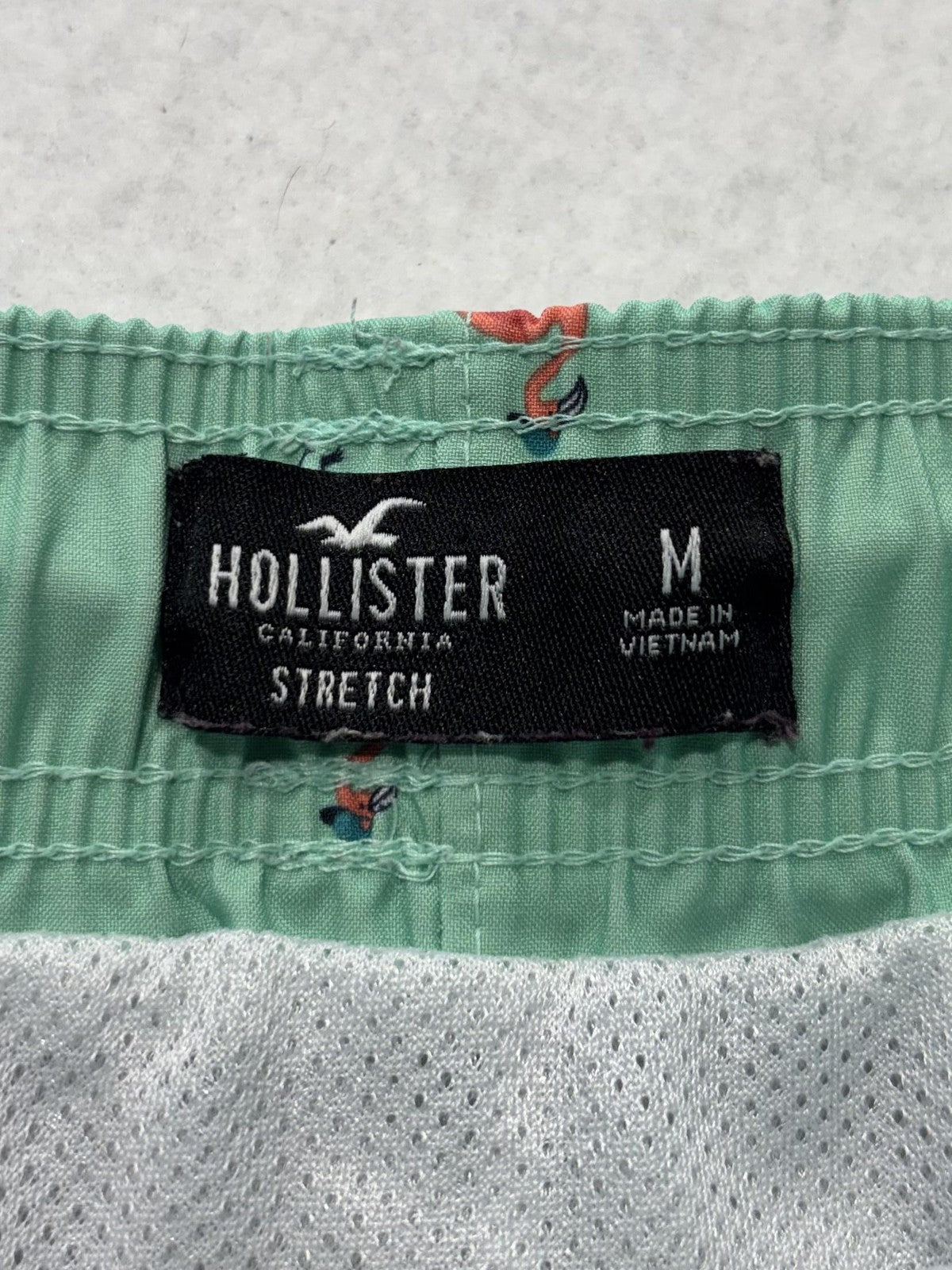 Hollister Swim Shorts Mens Medium Green Flamingo Print Stretch Lined 33352123