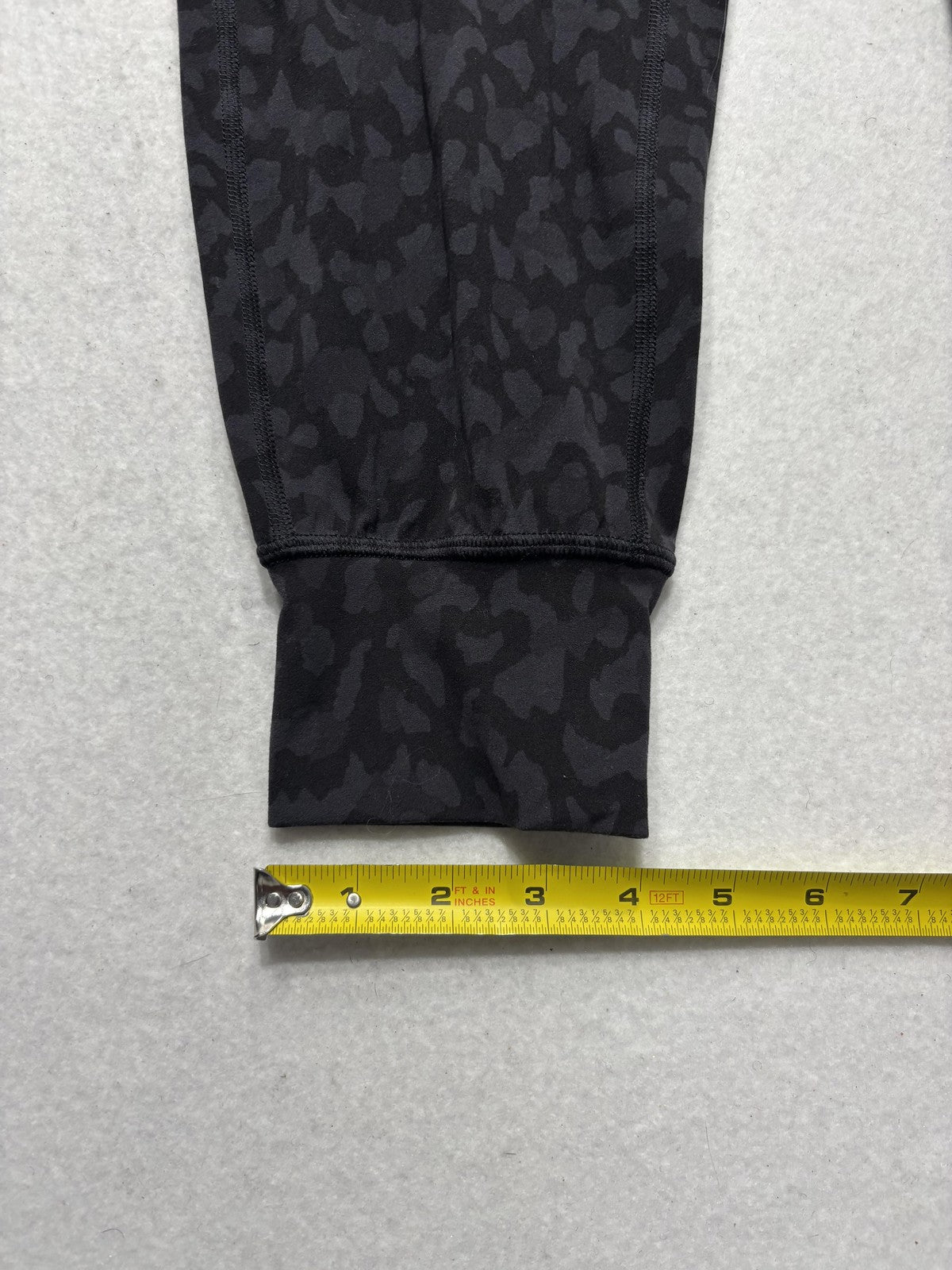 Lululemon Jogger Pants Womens 6 Gray Camo High Rise 27.5" Inseam Ankle Pockets
