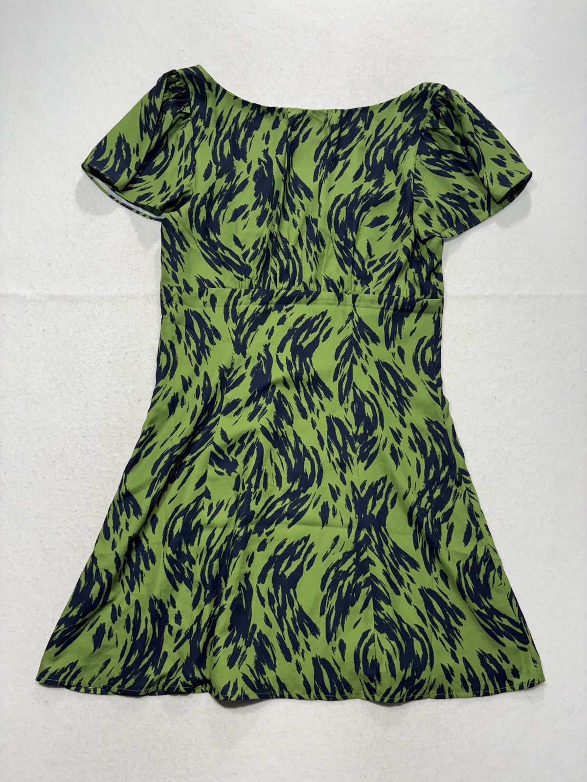 Ali & Jay Elevated Taste Mini Dress Womens Large Green Animal Print Short Sleeve