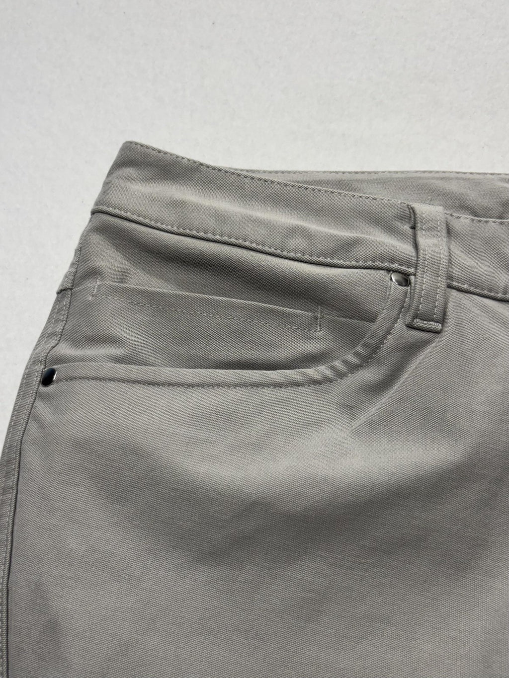 Lululemon Chino Pants Mens 28x30 Gray Slim Straight Stretch Casual Outdoor