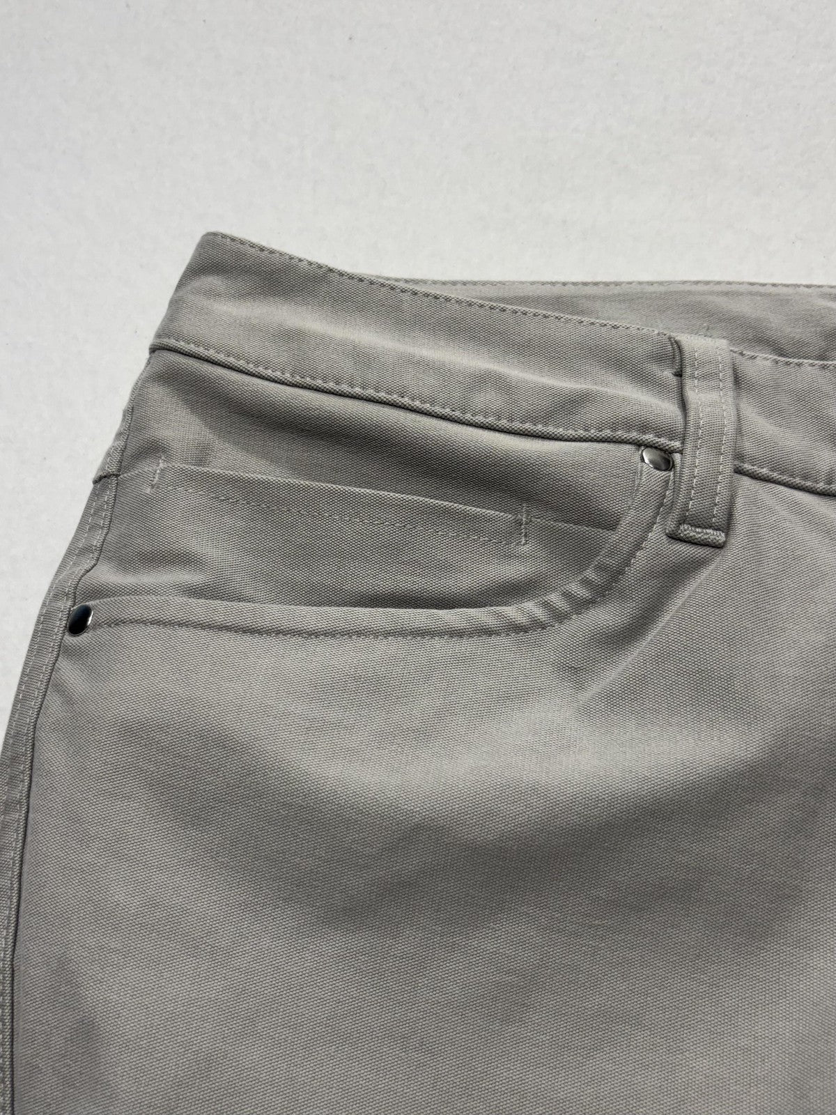 Lululemon Chino Pants Mens 28x30 Gray Slim Straight Stretch Casual Outdoor