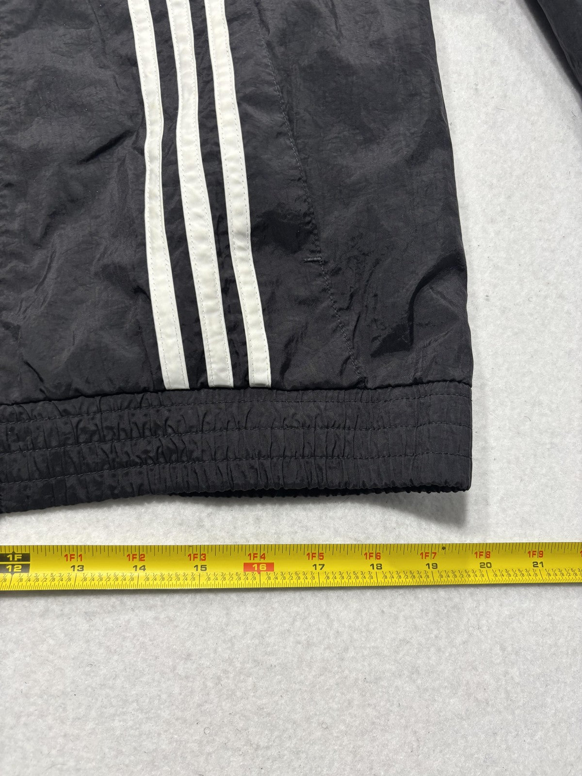 Adidas Windbreaker Jacket Mens Medium Black Green Full Zip 3-Stripes 6052