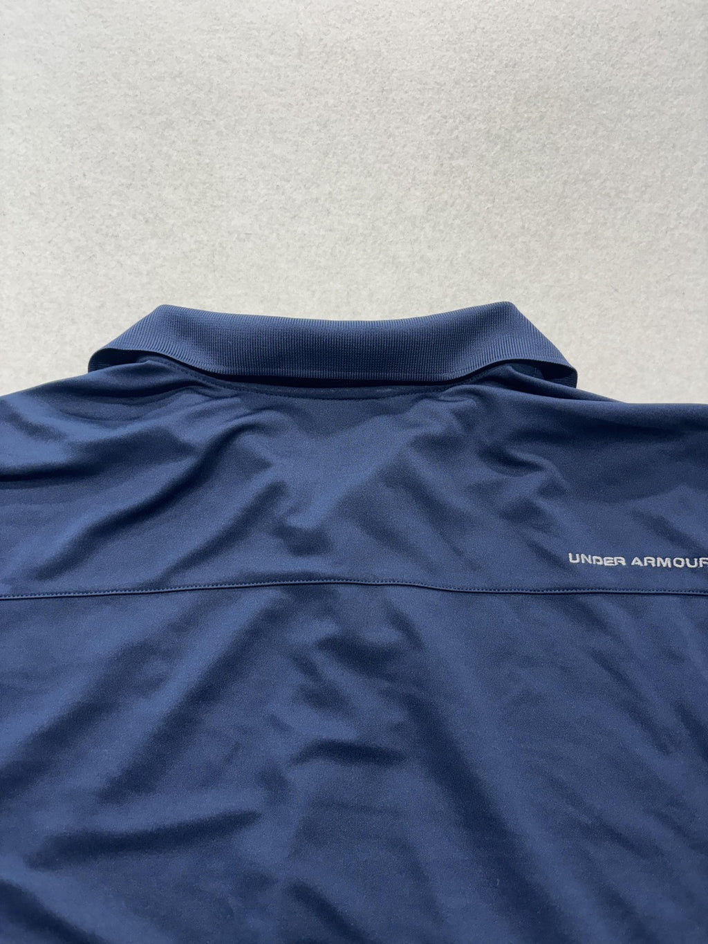 Under Armour HeatGear Polo Shirt Mens Large Blue Loose Fit Golf Logo Performance
