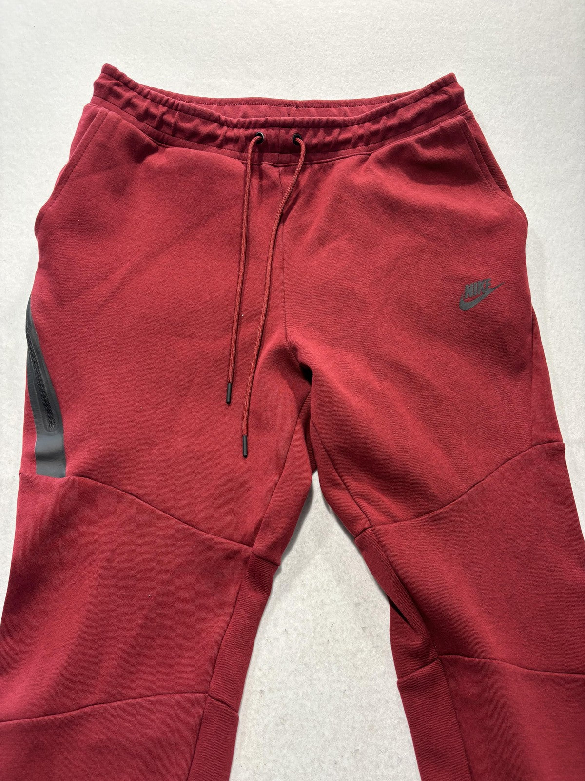 Nike Jogger Pants Mens Large Red Fleece Elastic Waist Zip Pockets Athletic