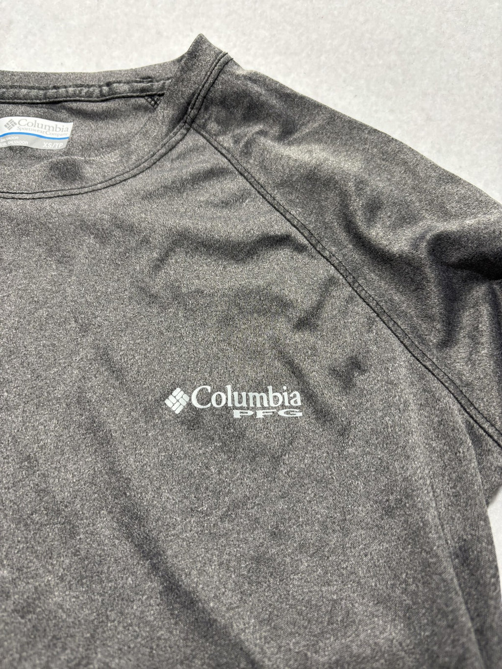 Columbia PFG Omni-Shade Shirt Mens XS Gray Long Sleeve Tee Fishing Lightweight
