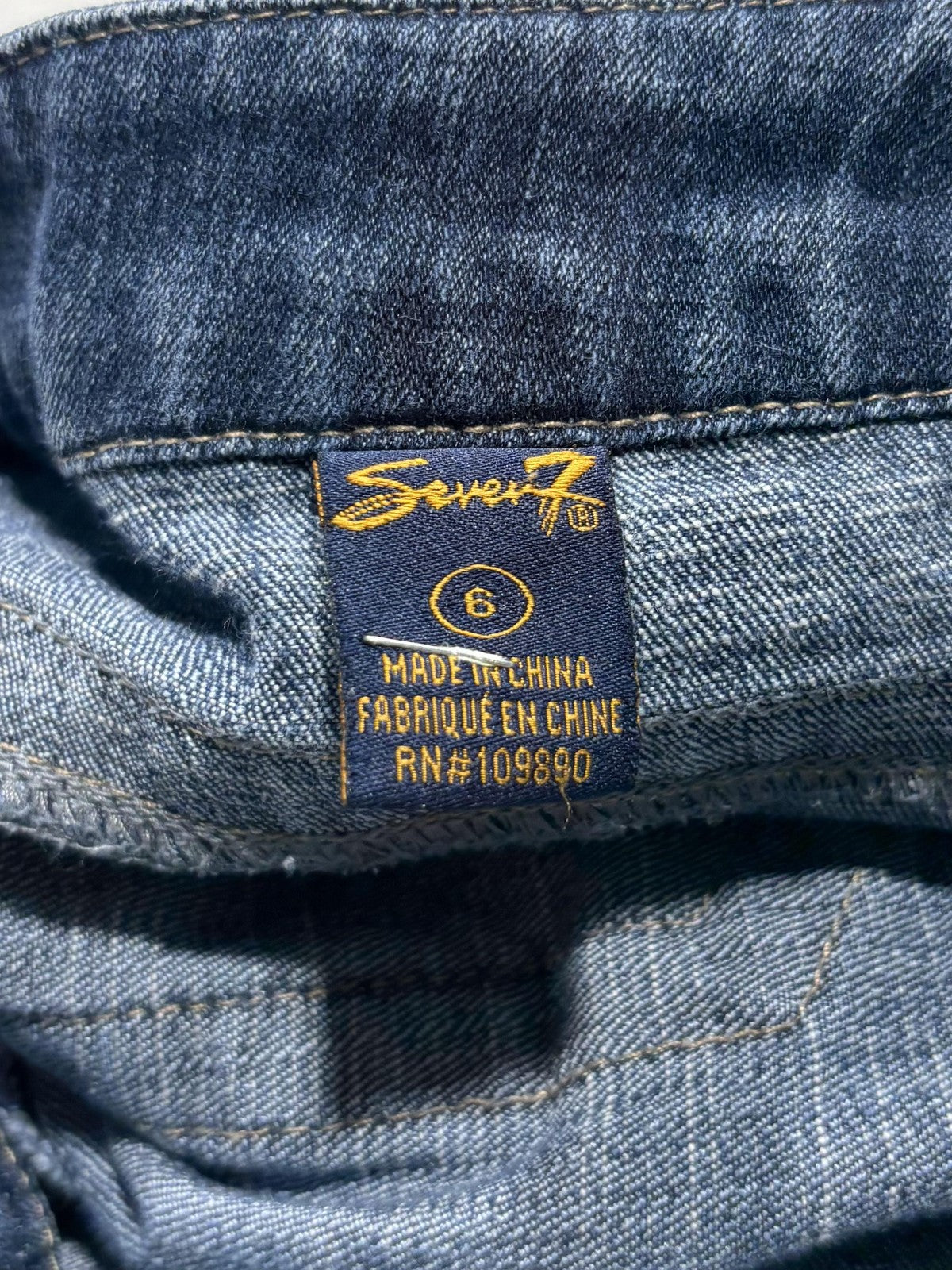 Seven7 Shorts Womens 6 Blue Denim Cut Off Raw Hem Stretch Embroidered Pockets