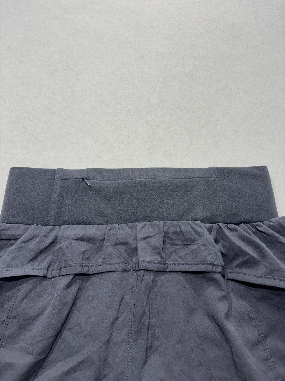 Lululemon Running Shorts Womens 6 Gray High Rise 2.5" Inseam Zip Pocket Athletic