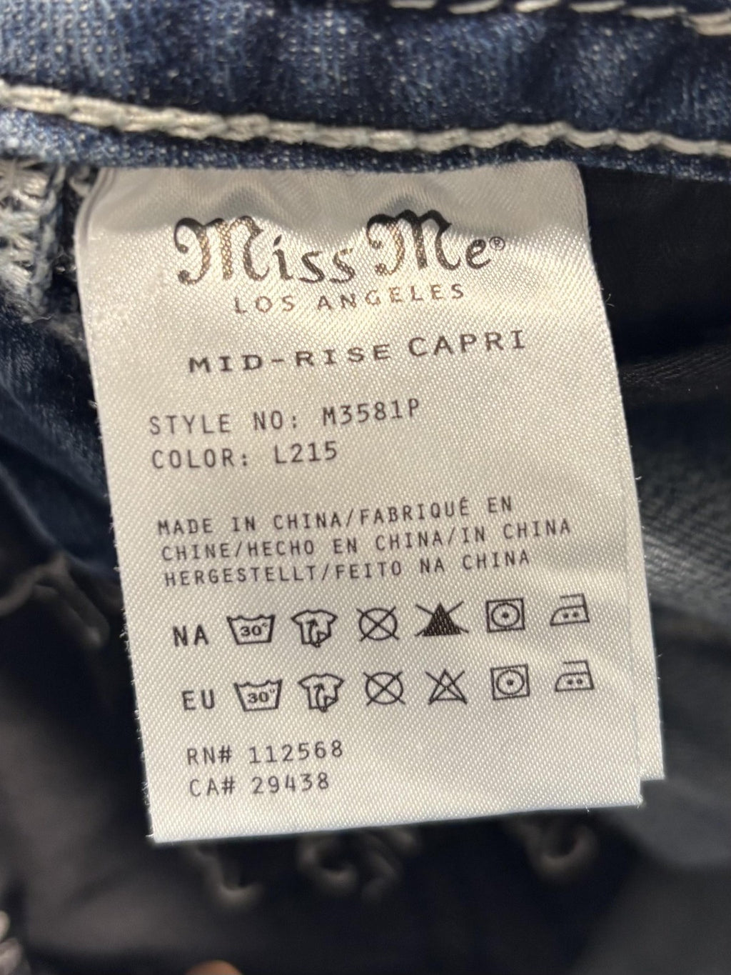 Miss Me Jeans Womens 26 Blue Medium Wash Mid Rise Capri Distressed Embroidered