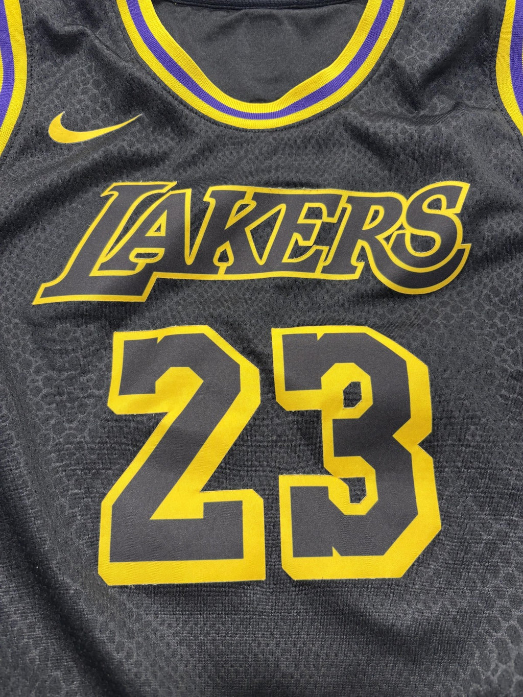 Los Angeles Lakers Jersey Boys Large Black NBA Basketball Nike LeBron James 23