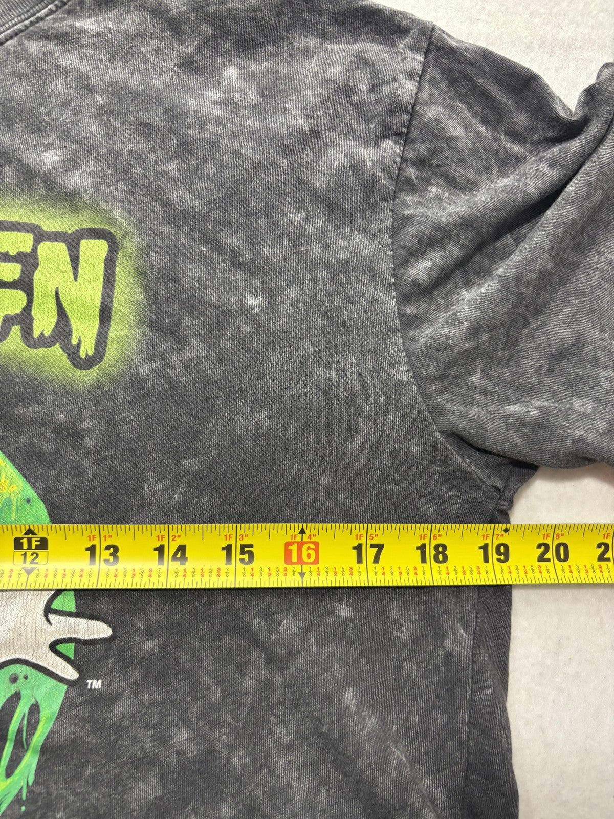 Mad Engine Shirt Womens Medium Gray Ghostbusters I've Been Slimed Cropped Tee