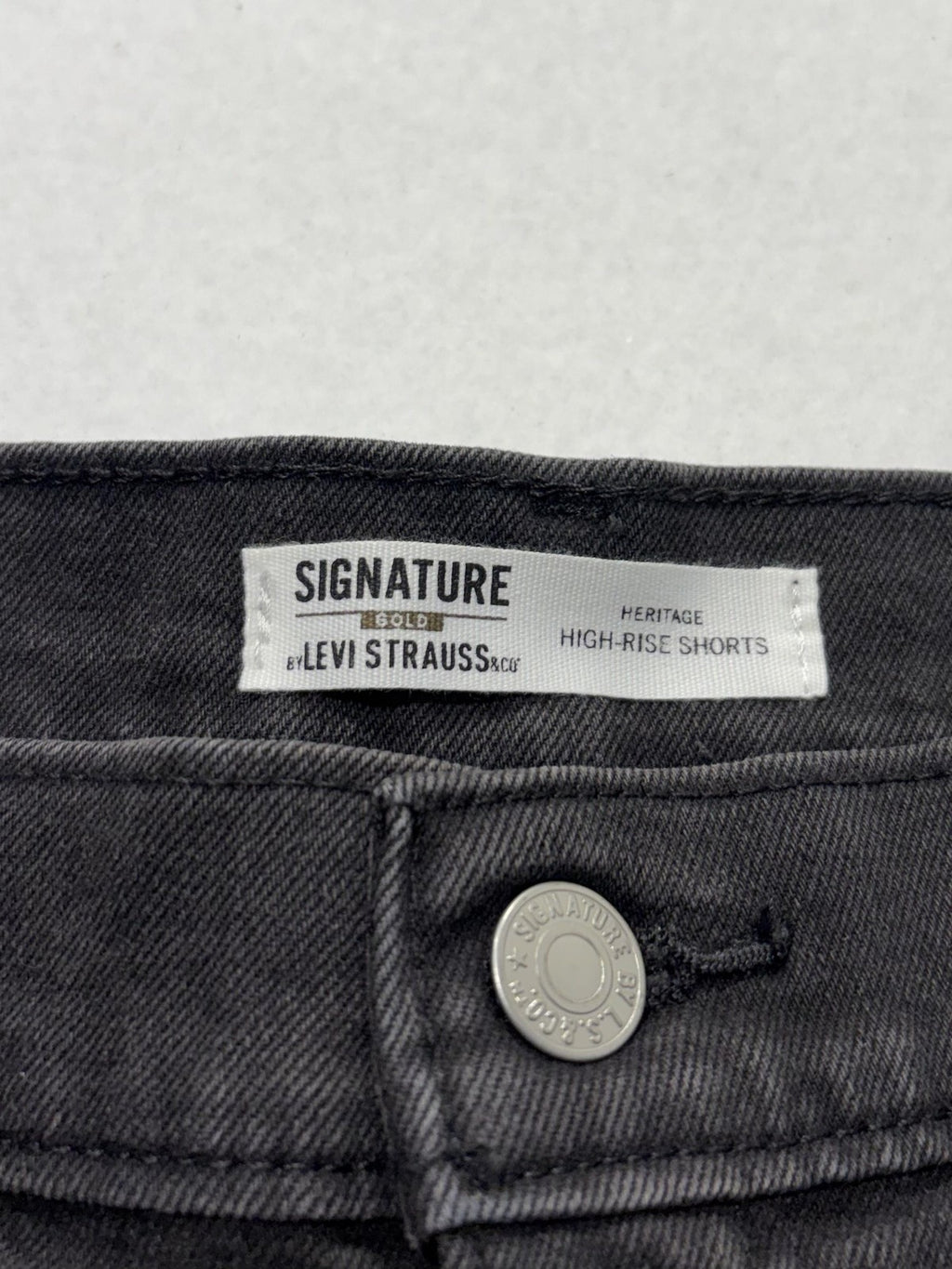 Signature By Levi Strauss & Co Shorts Womens 12 Gray High Rise 5" Cut Off Denim