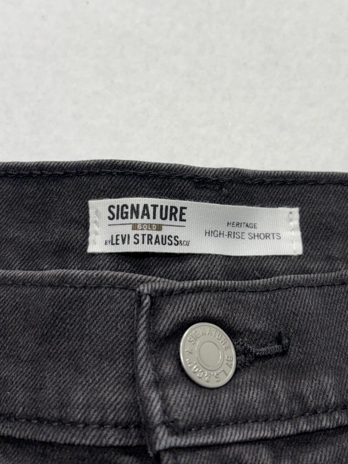 Signature By Levi Strauss & Co Shorts Womens 12 Gray High Rise 5" Cut Off Denim