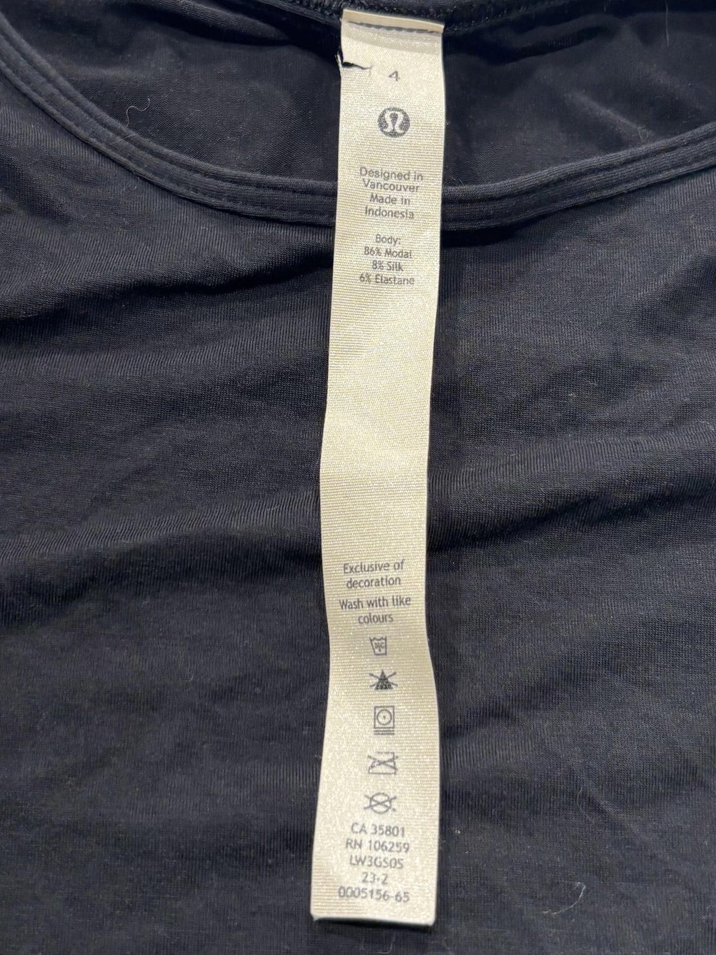 Lululemon Shirt Womens 4 Black Cold Shoulder Crew Neck Cropped Stretch Tee Top