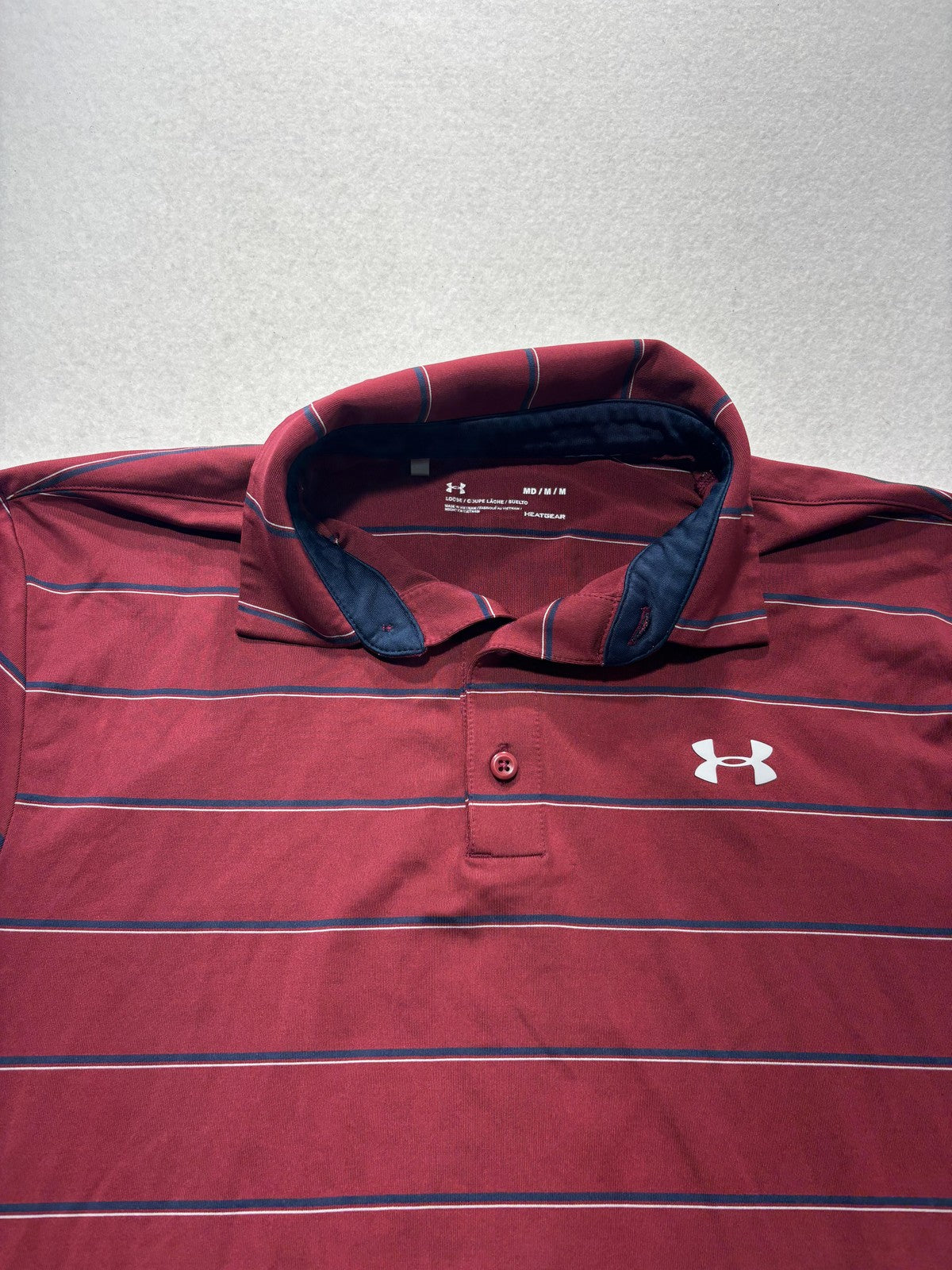 Under Armour HeatGear Polo Shirt Mens Medium Red Striped Loose Golf Short Sleeve
