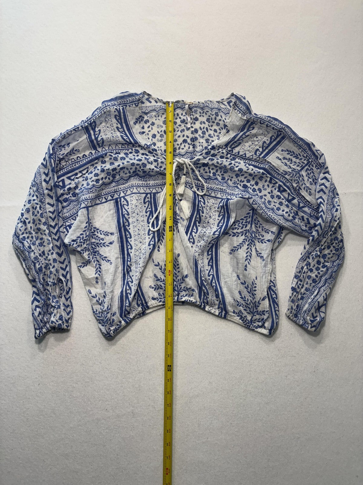 Free People Blouse Womens Medium Blue Long Sleeve Floral Tassel Crop Top Boho