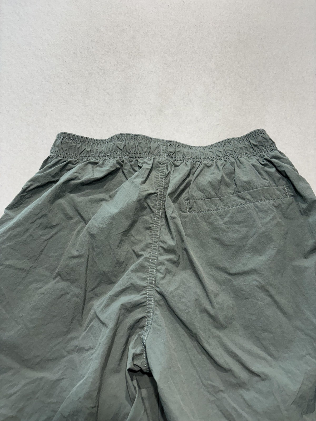 H&M Swim Shorts Mens Small Green Elastic Waist Mesh Lined Quick Dry Pockets