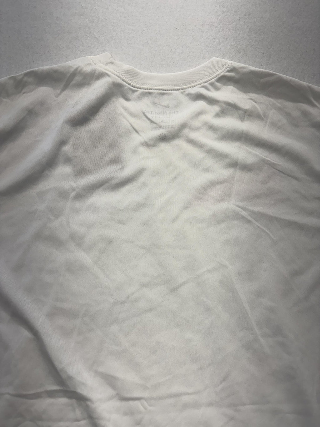 Nike Dri-FIT Shirt Mens Medium White The Nike Tee Training Graphic Logo Athletic
