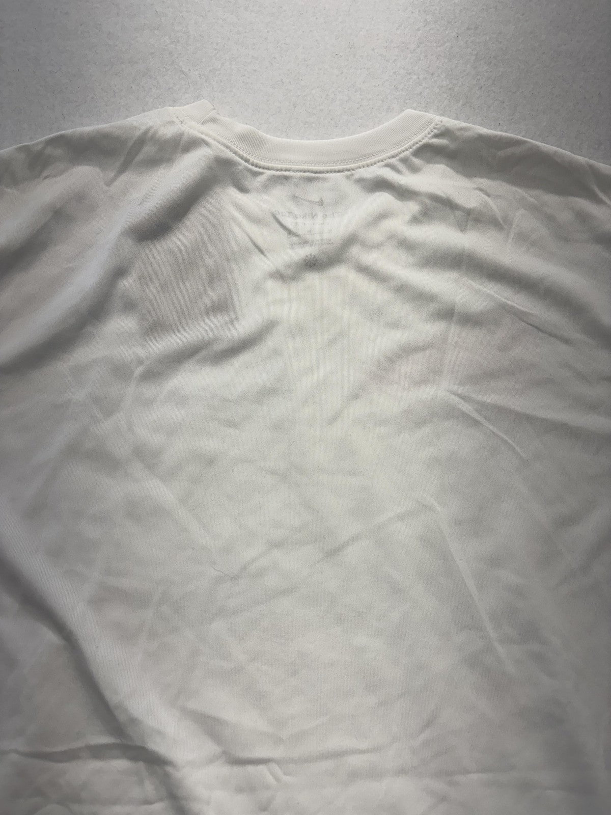 Nike Dri-FIT Shirt Mens Medium White The Nike Tee Training Graphic Logo Athletic