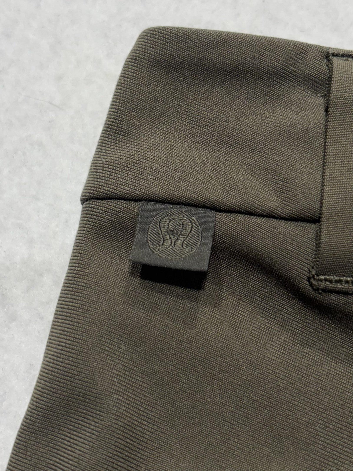 Lululemon Mens Chino Pants 31x32 Green Slim Straight Stretch Casual LM5AEYS