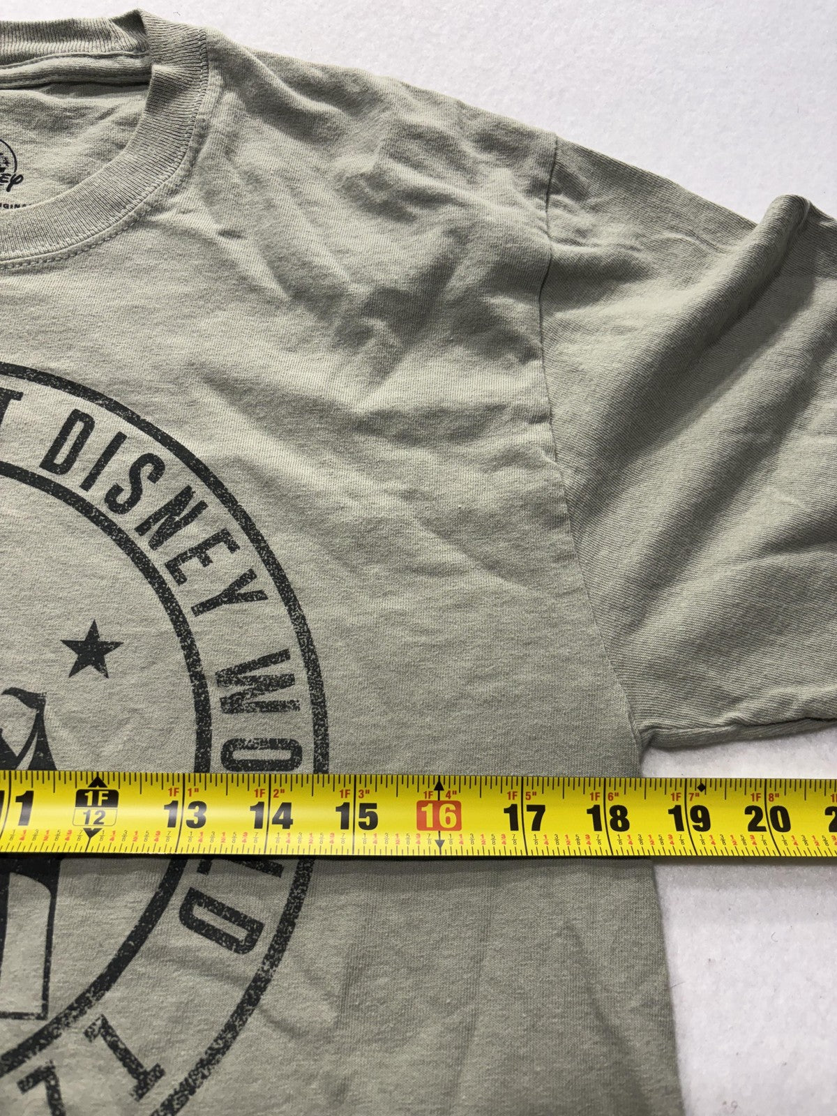 Disney Shirt Mens Medium Green Walt Disney World Since 1971 Graphic Tee