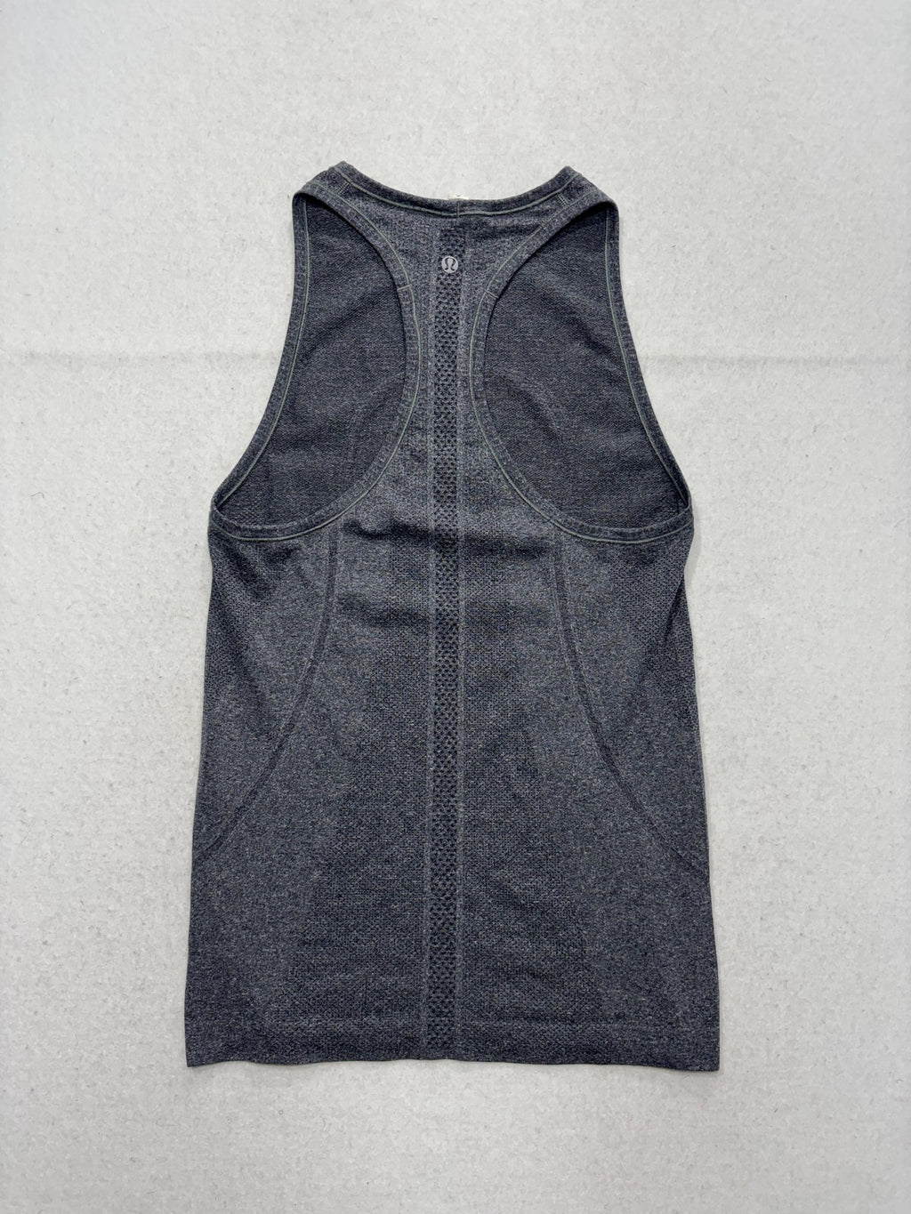 Lululemon Swiftly Tech Tank Womens 6 Gray Crew Neck Racerback Knit Athletic Top