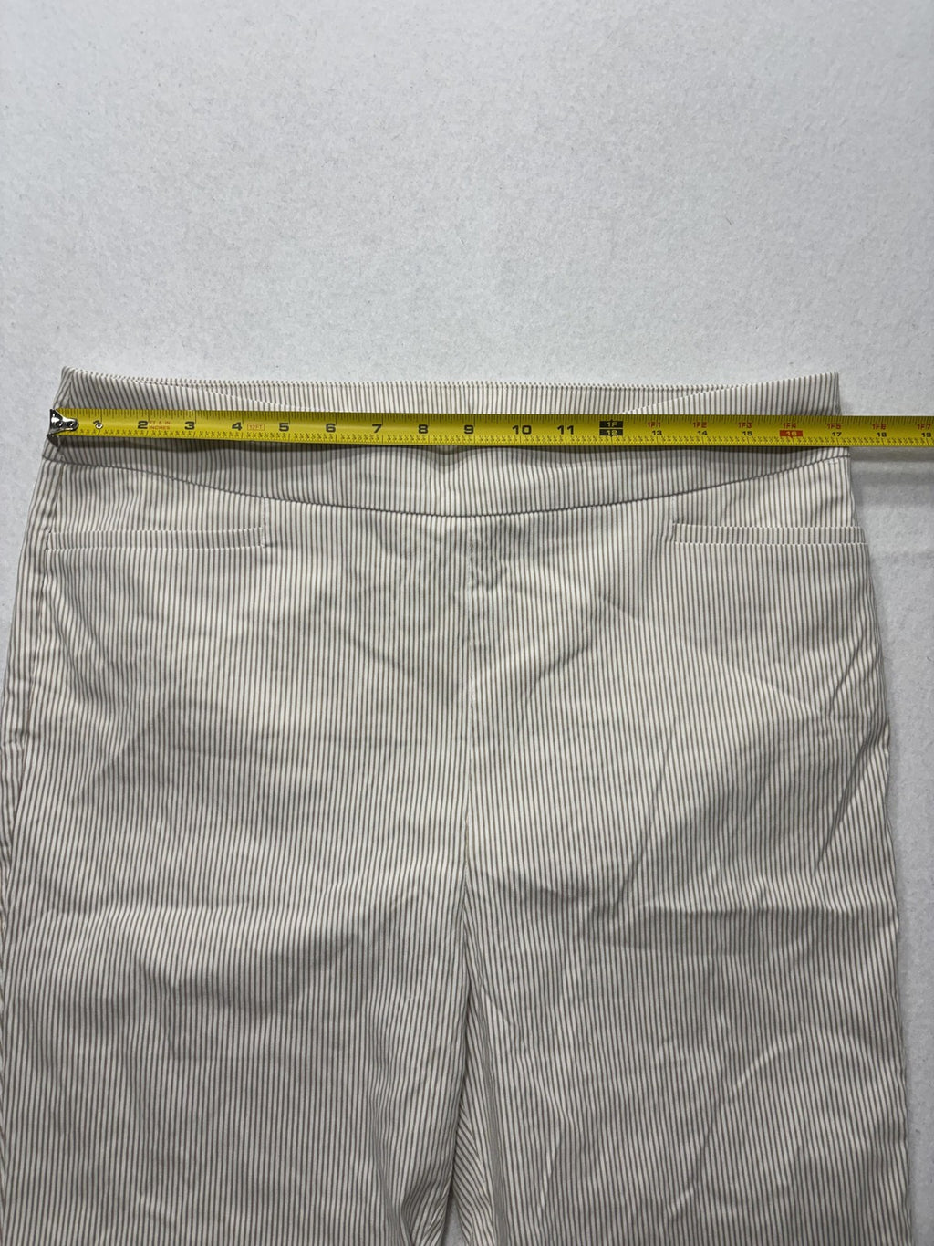 Chico's Capri Pants Womens 2.5 Beige Stripe Pull On Stretch Button Hem Twill