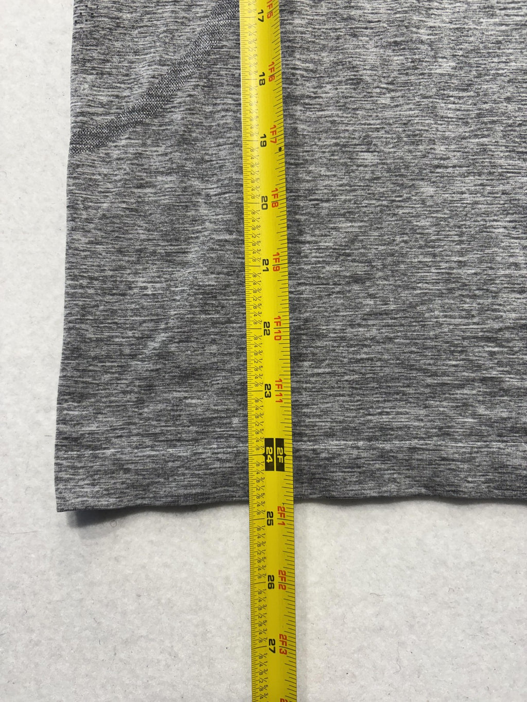 Lululemon Swiftly Tech Shirt Womens 4 Gray Crew Neck Short Sleeve Running Top