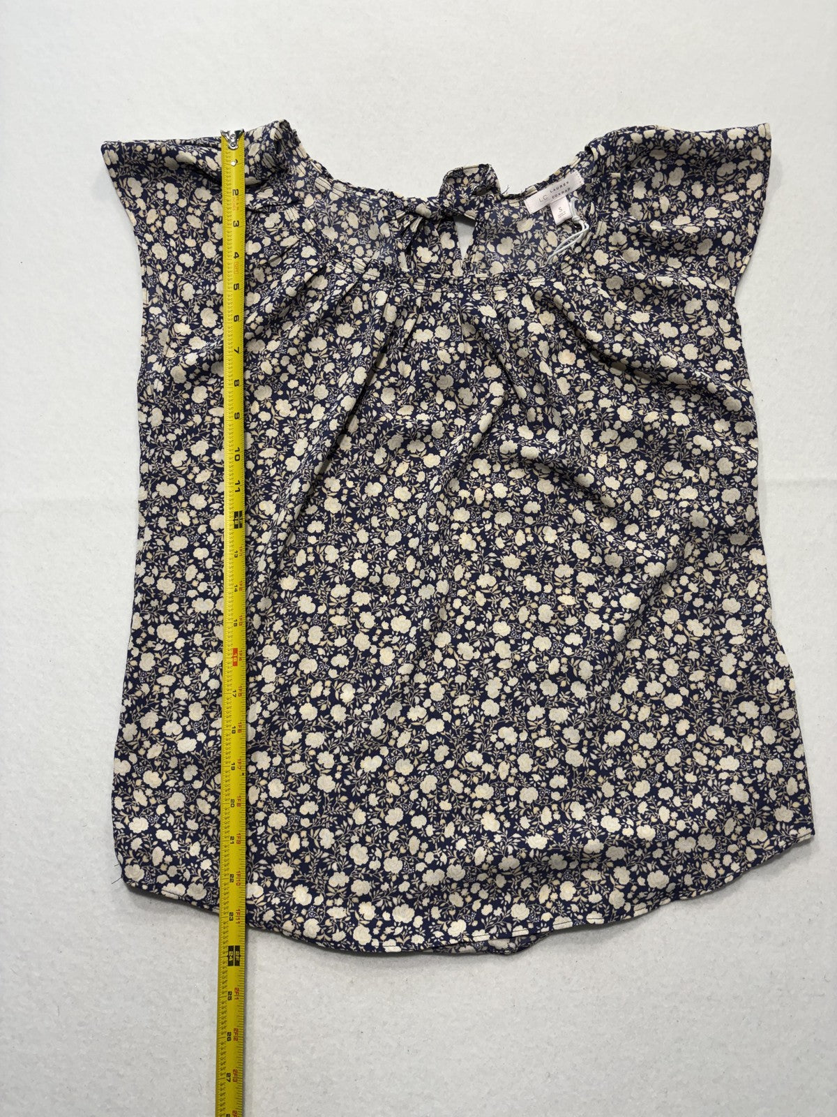 LC Lauren Conrad Blouse Womens Small Blue Floral Flutter Sleeve Bow Keyhole Top