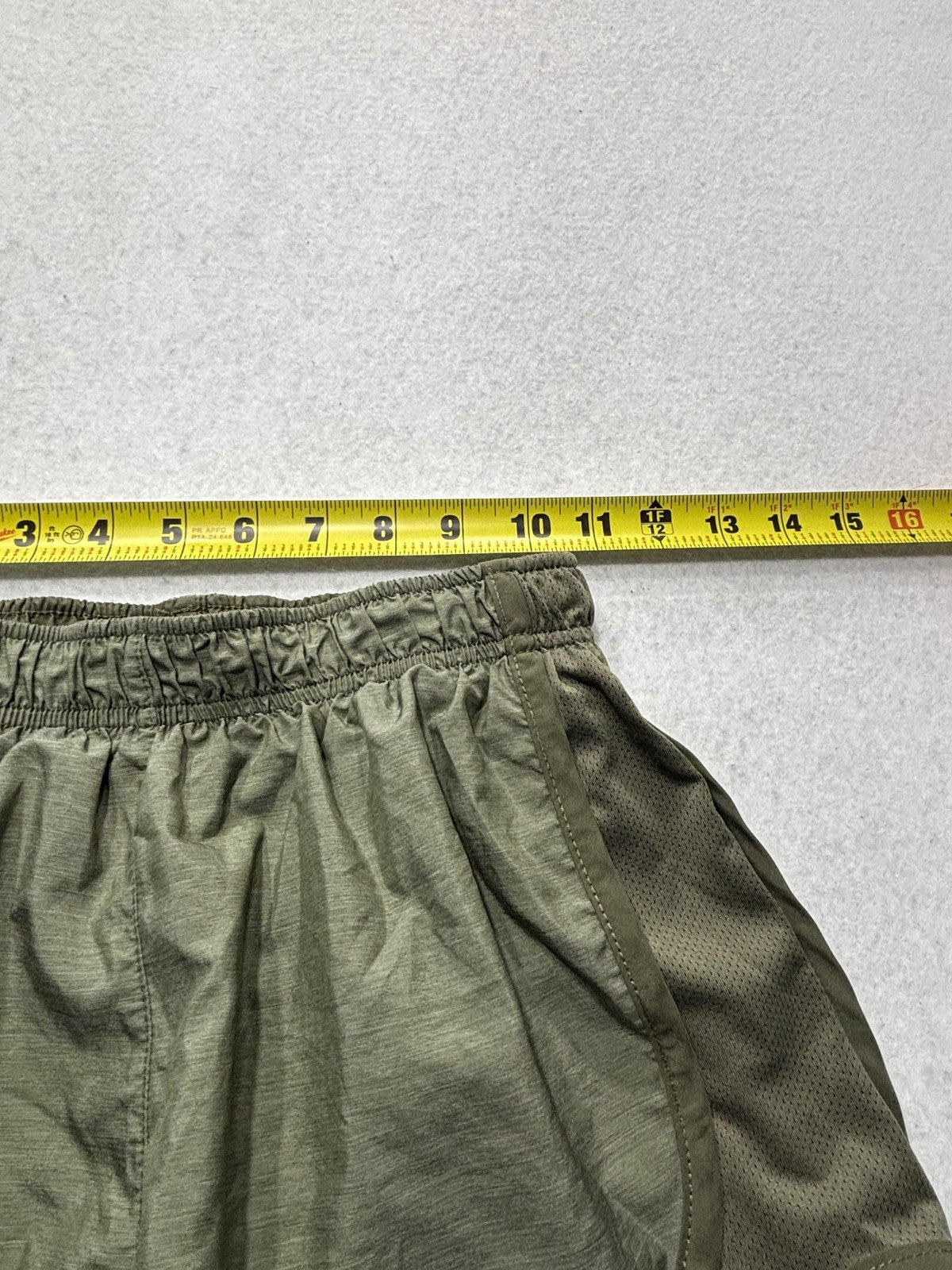 Nike Running Shorts Womens XS Green Dri-FIT 3" Inseam Lined Lightweight Athletic