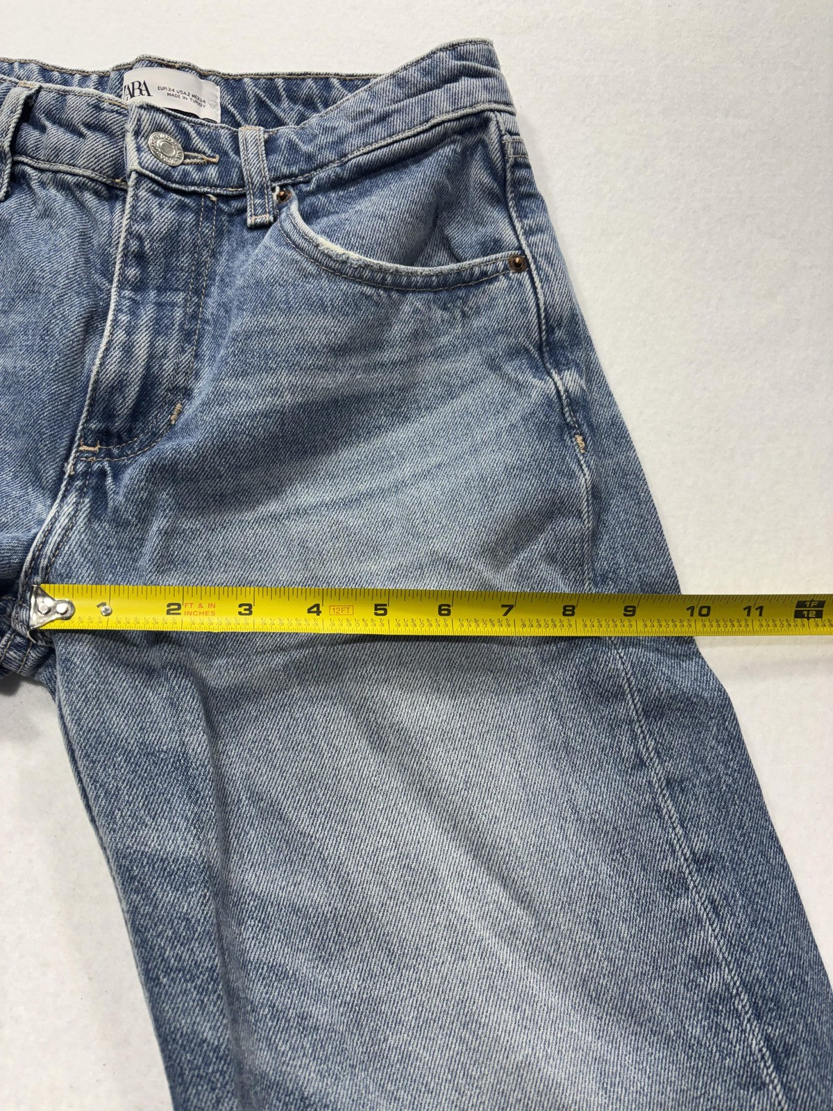 Zara Jeans Womens 2 Blue Medium Wash Straight Leg Mid Rise 24x30.5 Distressed