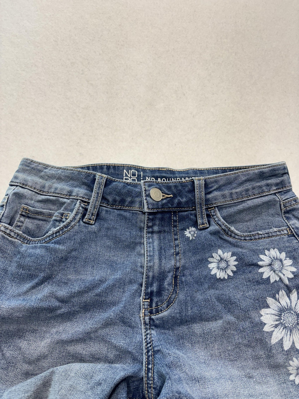 No Boundaries Shorts Juniors 3 Blue Denim Cut Off Floral Daisy Raw Hem Summer