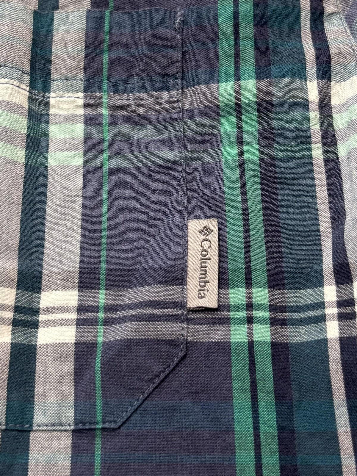 Columbia Shirt Mens Large Blue Green Plaid Short Sleeve Button Up Casual Stretch