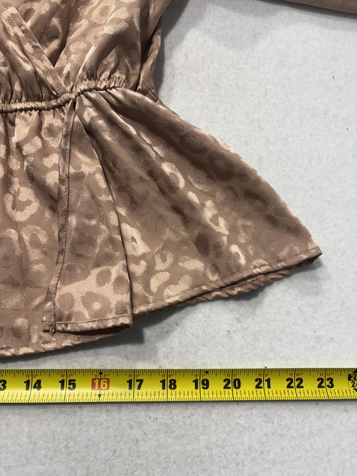 Self Esteem Blouse Juniors XL Brown Leopard V Neck Long Sleeve Peplum Satin Wrap