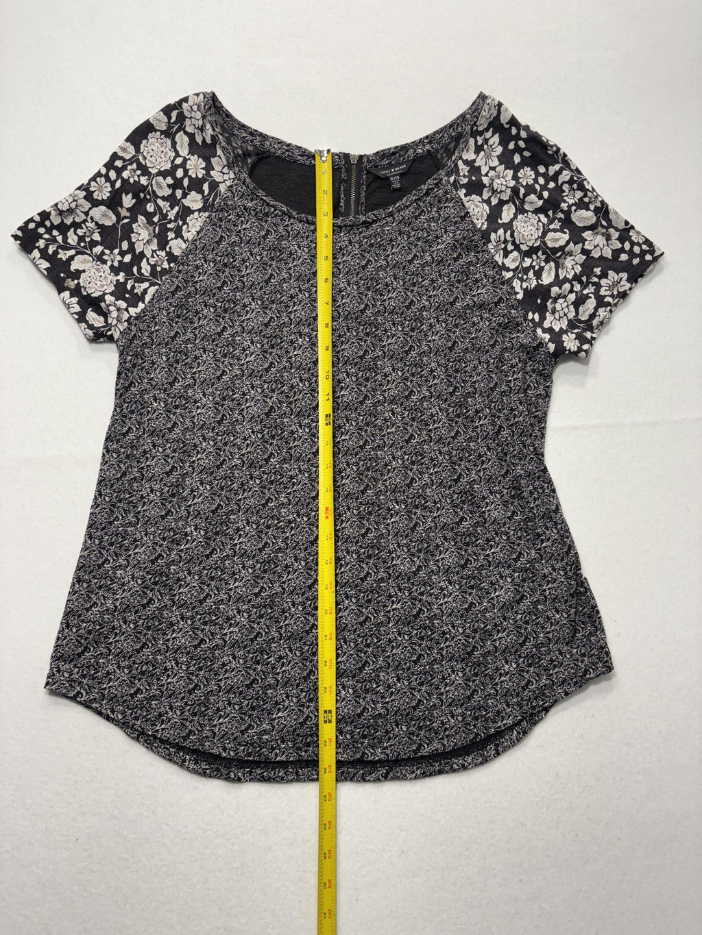 Lucky Brand Blouse Womens XL Black Floral Raglan Short Sleeve Zip Back Knit Top