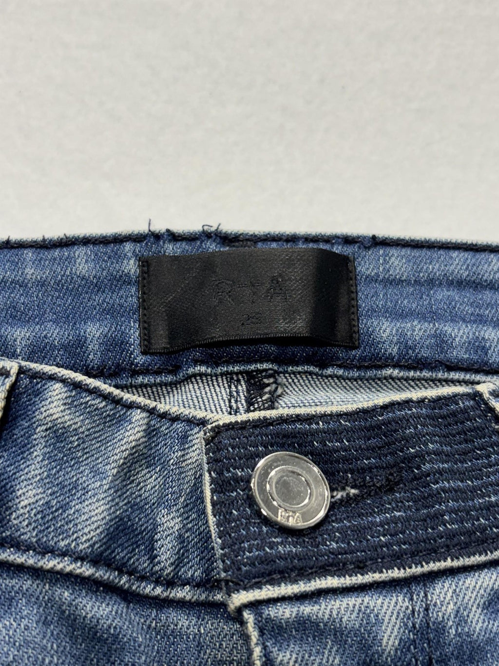 RtA Jeans Womens 25 Blue Medium Wash Mid Rise Skinny Stretch Raw Hem 25x29