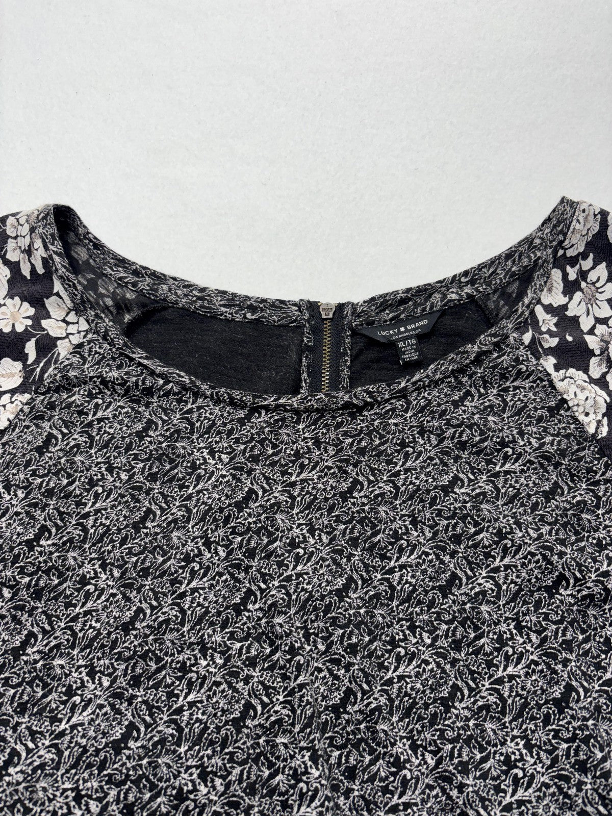 Lucky Brand Blouse Womens XL Black Floral Raglan Short Sleeve Zip Back Knit Top